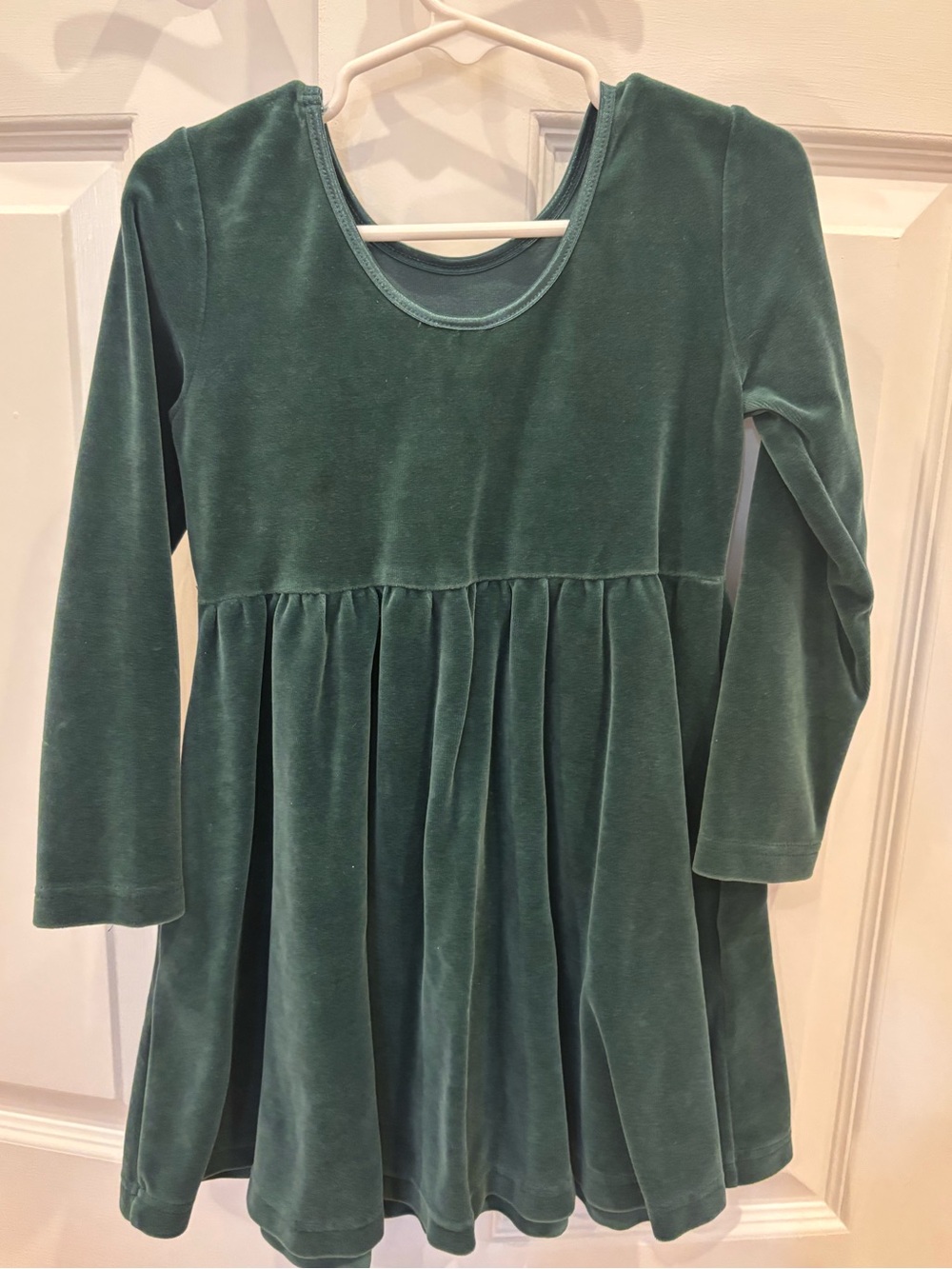 Hanna Andersson Green Velour Velvet Dress with Pockets